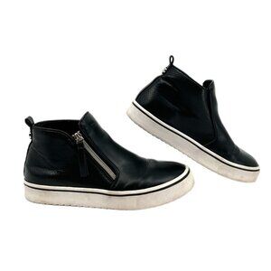 Steve Madden Black Zip Classic Sneakers | Size 5